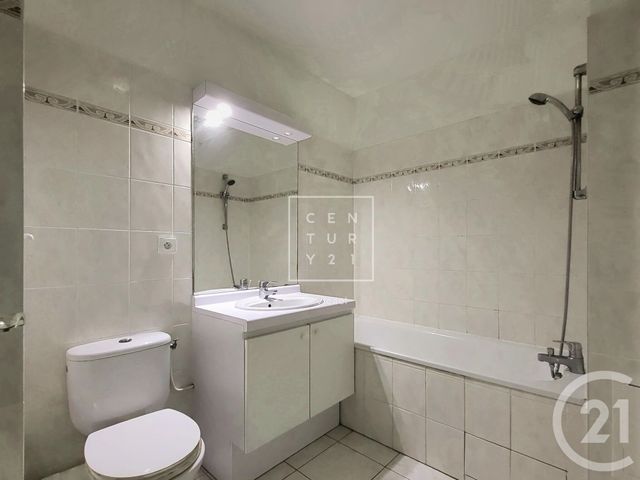 Appartement F3 à vendre - 3 pièces - 74.68 m2 - LE PLESSIS ROBINSON - 92 - ILE-DE-FRANCE - Century 21 Vicael