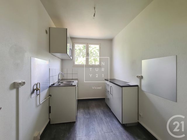 Appartement F5 à vendre - 5 pièces - 77.13 m2 - LE PLESSIS ROBINSON - 92 - ILE-DE-FRANCE - Century 21 Vicael